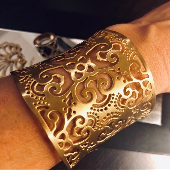 STAINLESS STEEL GOLD Exotic Cuff - Adjustable - Picture 6 of 7